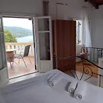 فيلة Katias *