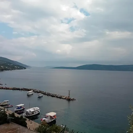 Katias * Kalamakia