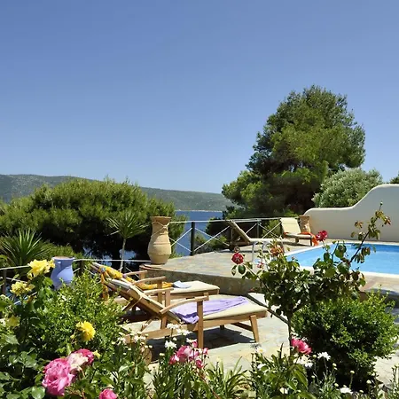 Katias Vila Alónnisos