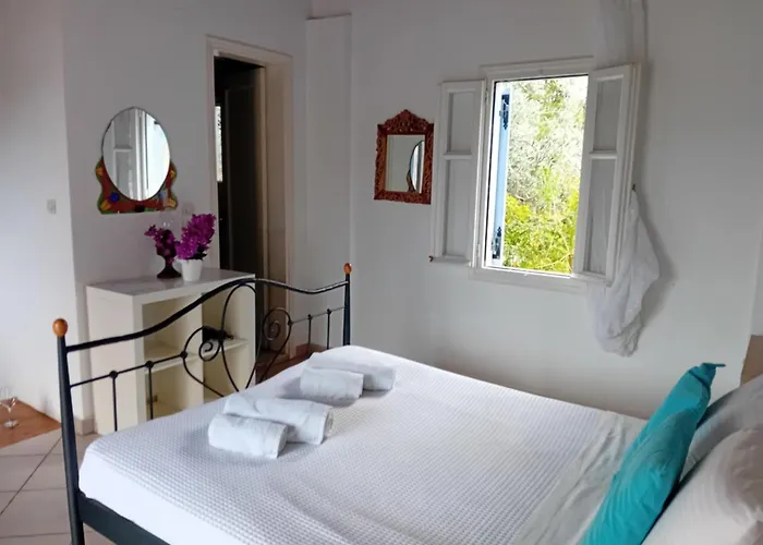 Katias Vila Alónnisos