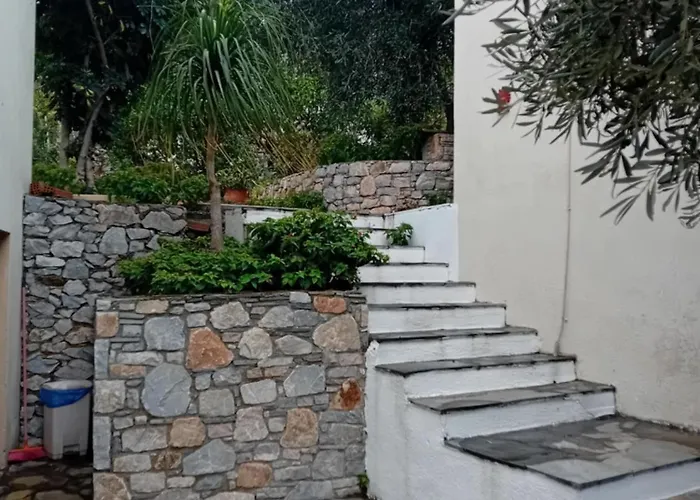 Katias Vila Alónnisos