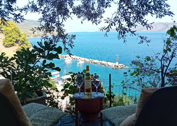 Katias Vila Alónnisos